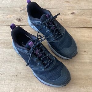 Merrell women’s trail hiking, Size 8.5 black